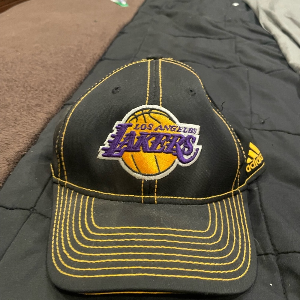 Lakers Adidas NBA Fitted Cap L/XL